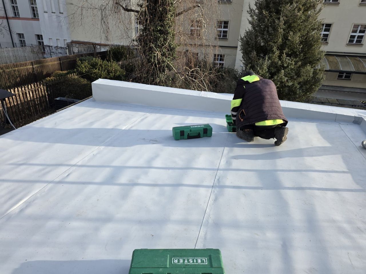 PVC hydroizolace ploché střechy